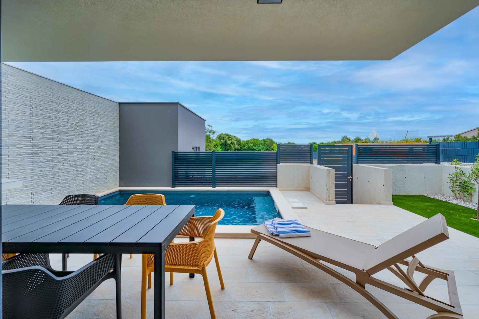 Villa Blue Oasis With Private Pool *