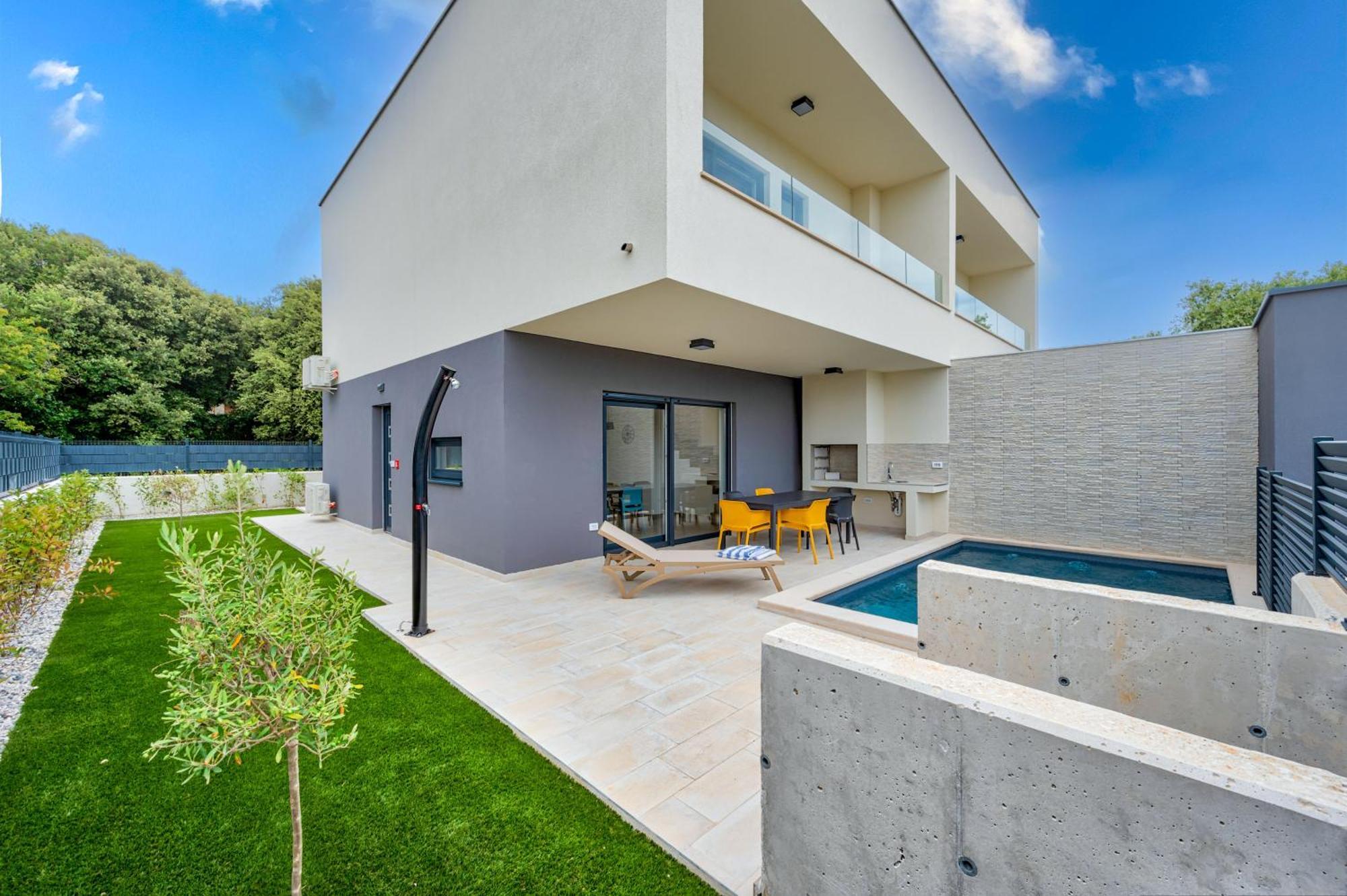 Blue Oasis With Private Pool *