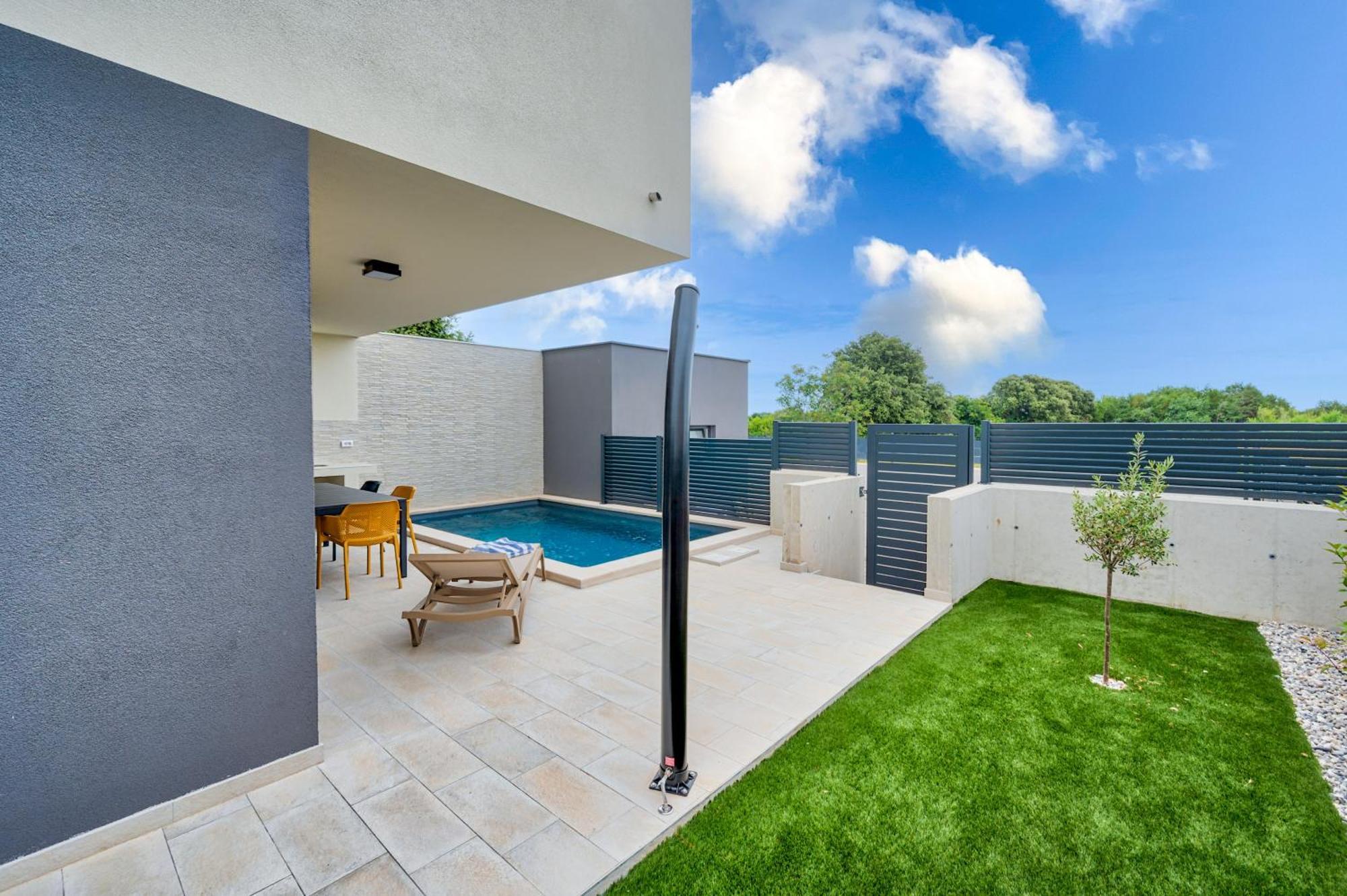 Villa Blue Oasis With Private Pool